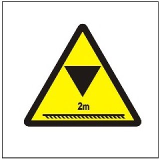 Znak ostrzeżenie przed ograniczeniem wysokości na płycie zwykłej