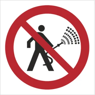 Znak Urządzenie pod napięciem. Zakaz polewania wodą na Folii Samoprzylepnej (620)
